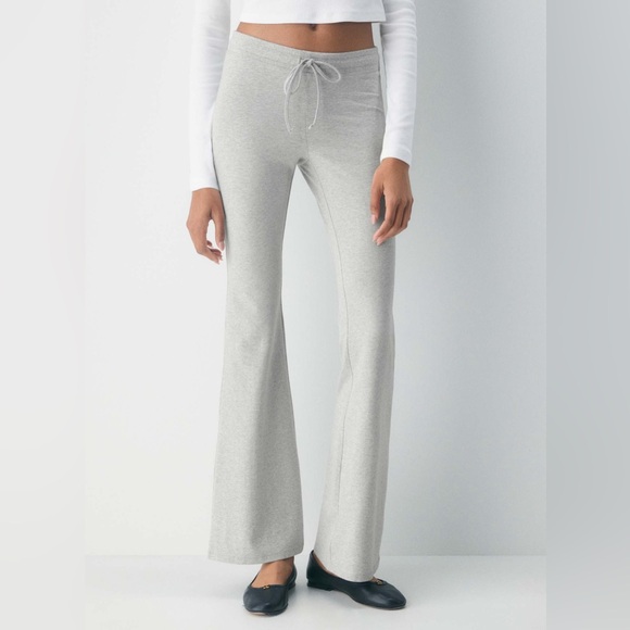 Aritzia Pants - 🆕 NWT ARITZIA HOMESTRETCH SMOOTH FLARE PANT